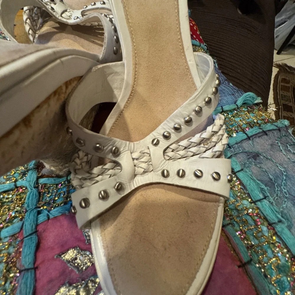 NWOT Leather Enzo Angiolini White Studded Women's Sandals